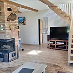 Dom Letniskowy * 谢拉库夫